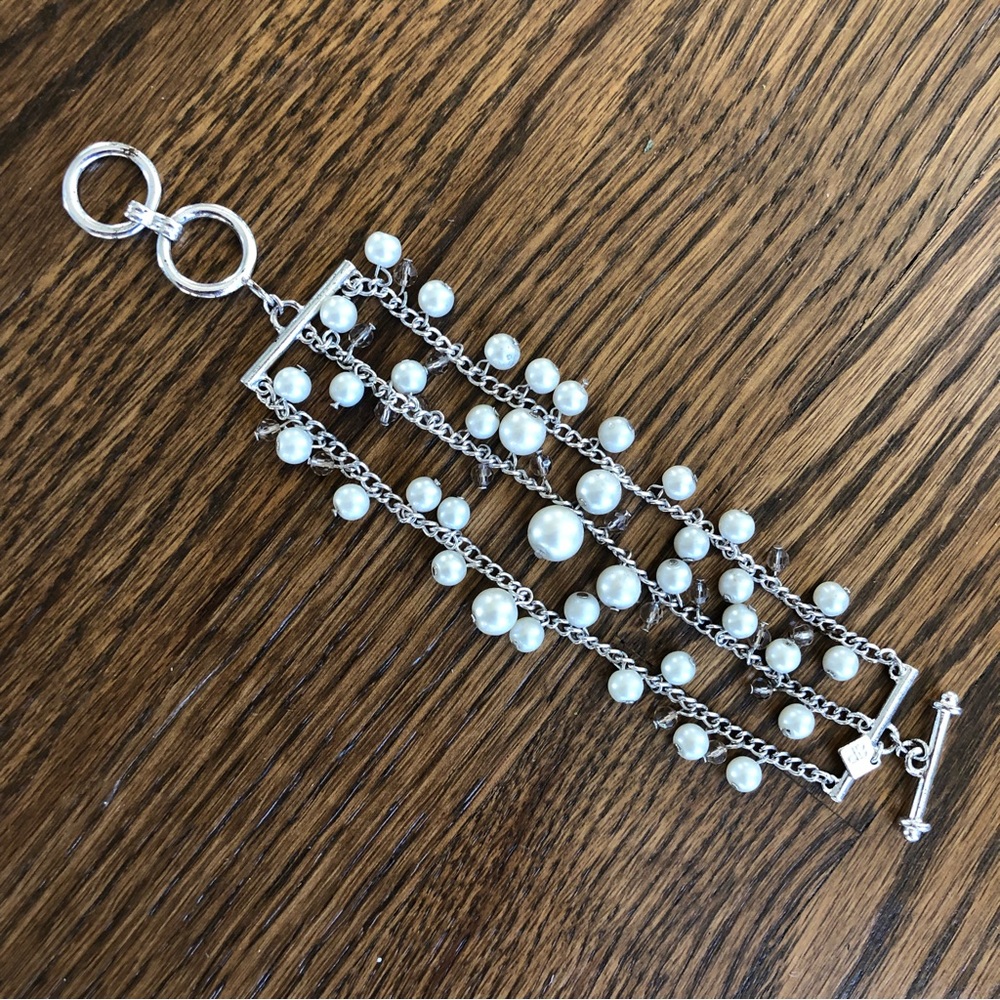 Banana Republic faux pearl bracelet